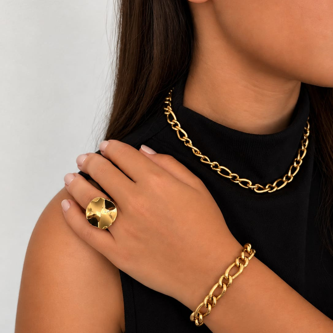 CÉLINE – Bague dorée sculpturale