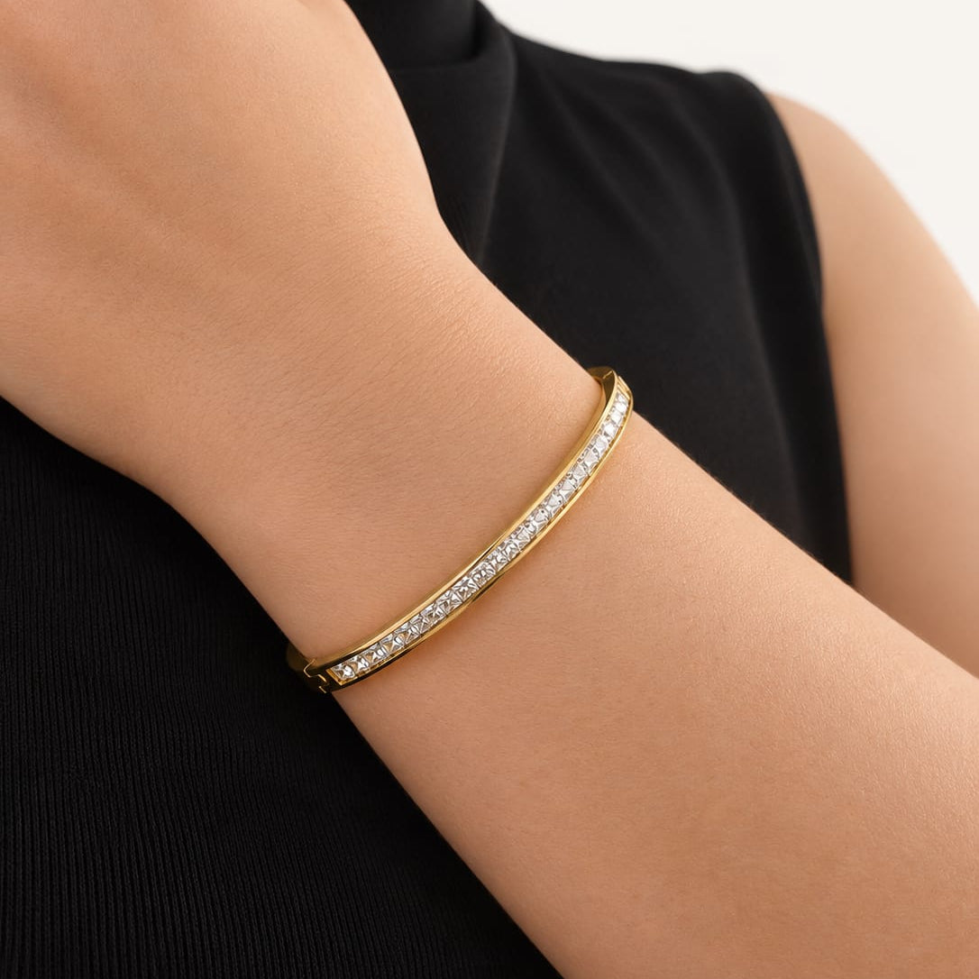 LIORA – Bracelet jonc doré et cristal