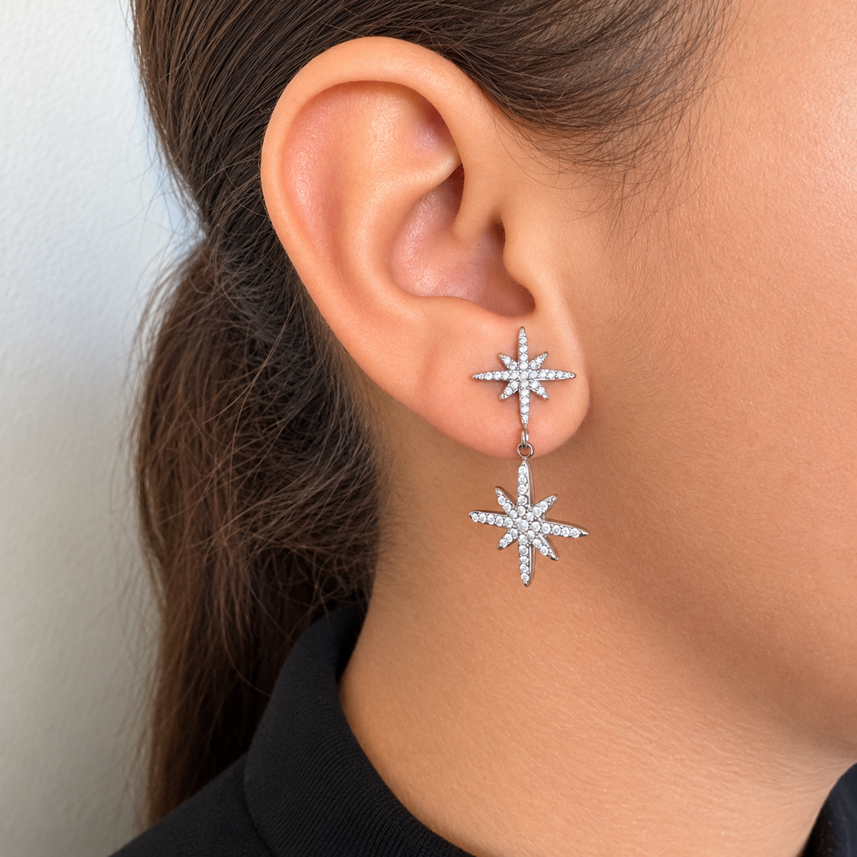 ASTRÉA – Boucles d’oreilles étoiles argentées à strass