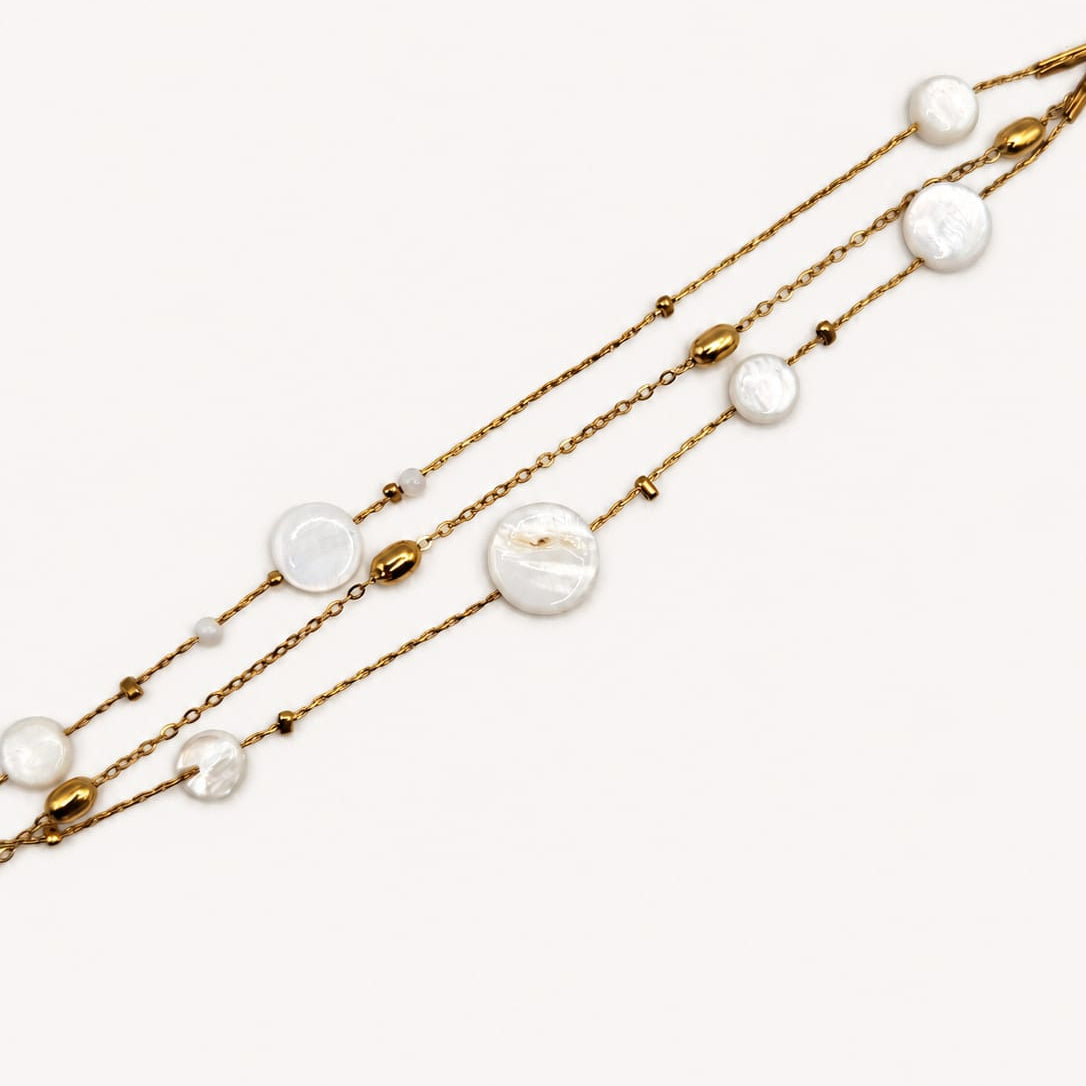 AMAYA – Bracelet doré multi-rangs à perles nacrées