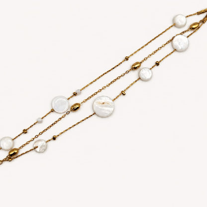 AMAYA – Bracelet doré multi-rangs à perles nacrées