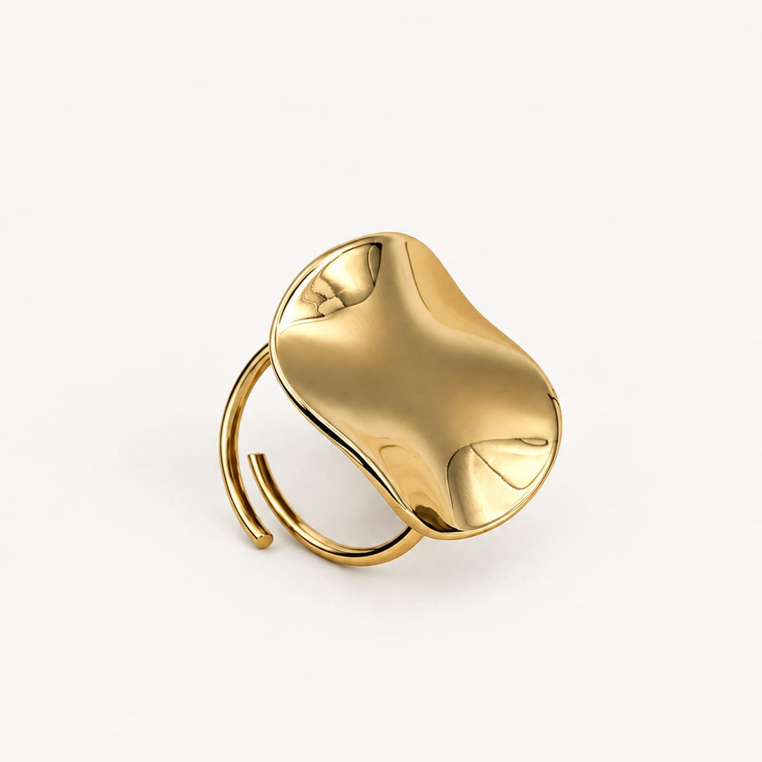 CÉLINE – Bague dorée sculpturale