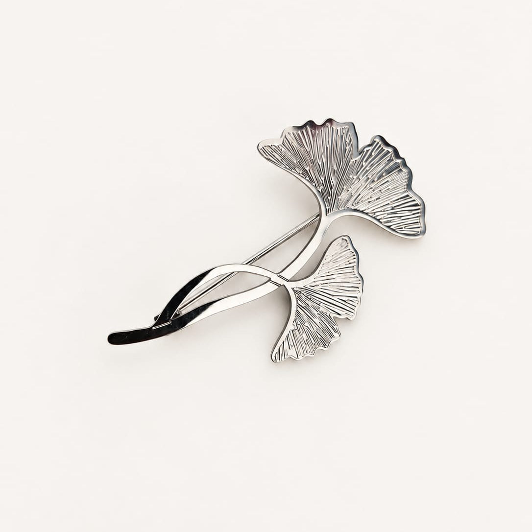NAËLIA – Broche argentée feuilles de ginkgo