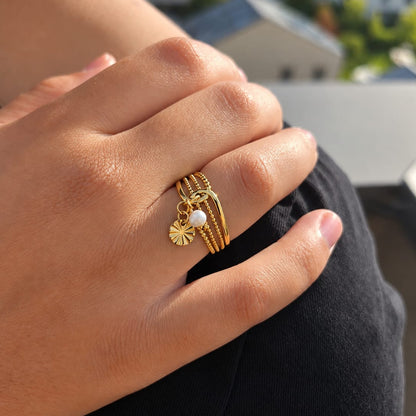 FLORA - Bague avec  fleur martelée et perle