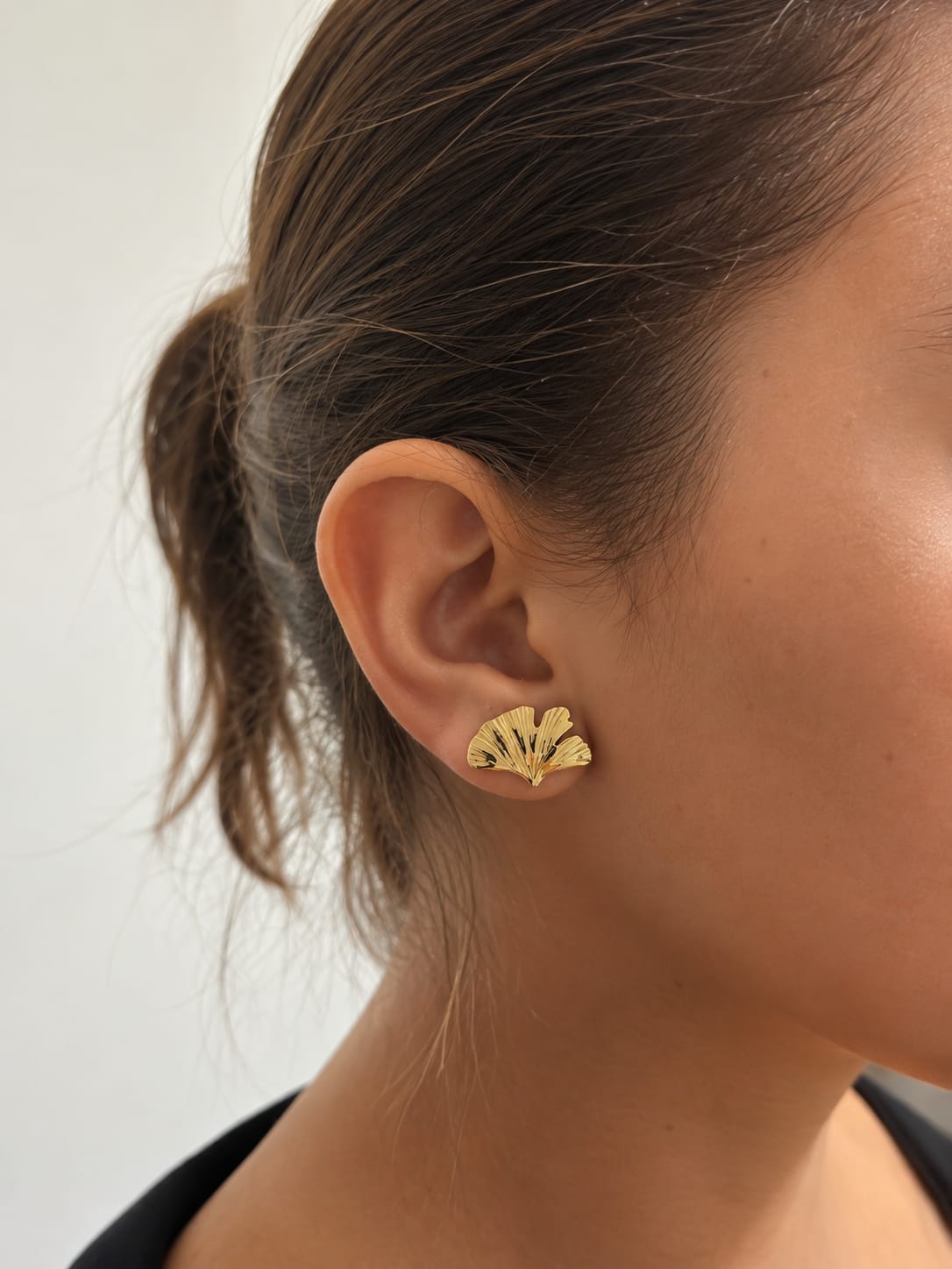 Ginkgo – Boucles d’oreilles dorées motif feuille