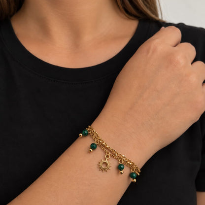 NOMI – Bracelet doré soleil & perles vertes