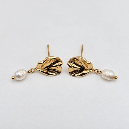 ORMA PERLE – Boucles d’oreilles dorées feuille et perle