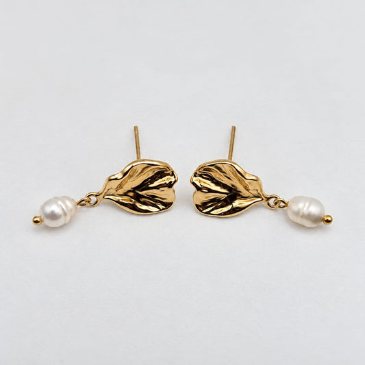 ORMA PERLE – Boucles d’oreilles dorées feuille et perle