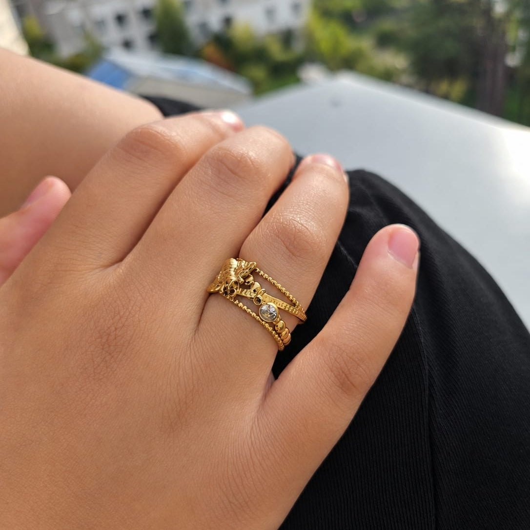 CHARLOTTE – Bague dorée ajustable à breloque abeille