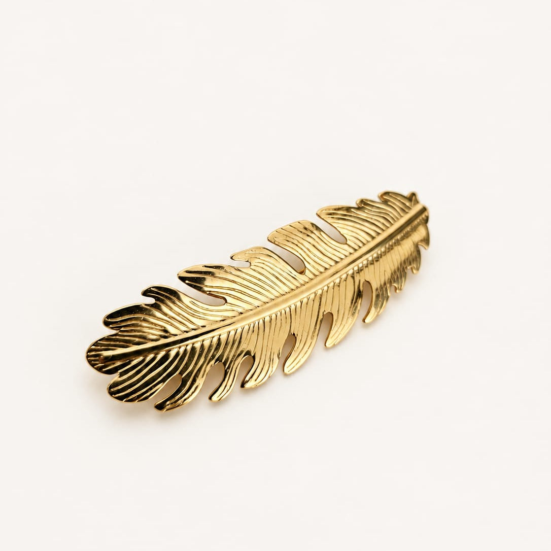 ALIZÉE – Broche plume dorée