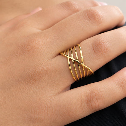 LA REINE – Bague dorée graphique ajustable
