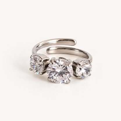 VEGA – Bague argentée ajustable à trois pierres