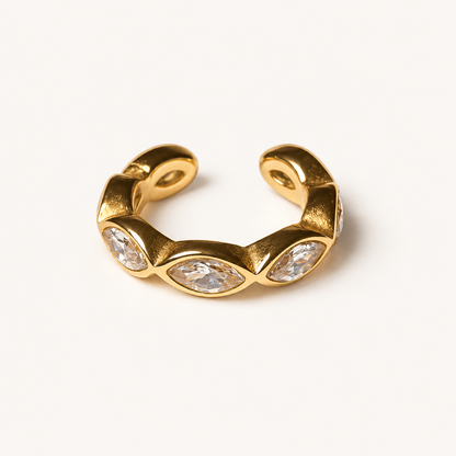 NAÏLA – Bague d’oreille dorée à strass