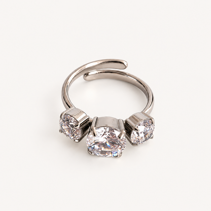 VEGA – Bague argentée ajustable à trois pierres