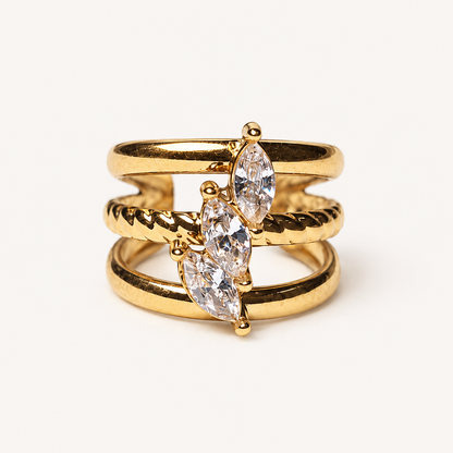 LINA – Bague d’oreille dorée triple rang